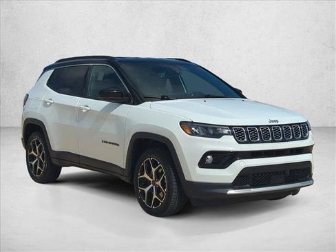 Used 2025 Jeep Compass Limited AWD/4WD image 3
