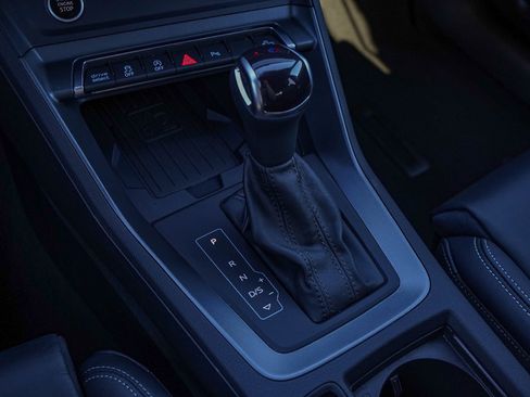 Certified 2025 Audi Q3 2.0T Premium w/ Convenience Package image 20