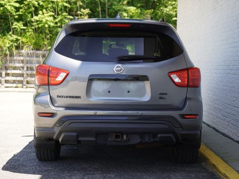 Used 2020 Nissan Pathfinder SL AWD/4WD image 6