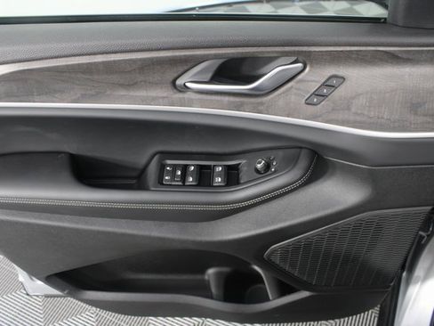 New 2025 Jeep Grand Cherokee L Limited w/ Trailer Tow Package image 14