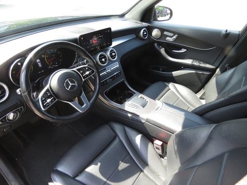 Used 2021 Mercedes-Benz GLC 300 4MATIC image 11