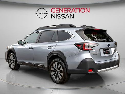 Used 2023 Subaru Outback Limited image 5