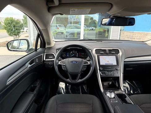 Used 2019 Ford Fusion SE FWD image 23