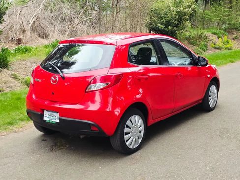 Used 2014 MAZDA MAZDA2 Sport FWD image 5