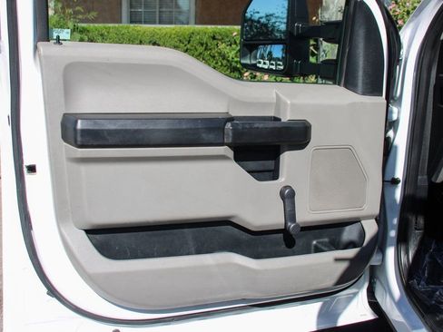 Used 2020 Ford F550 2WD Regular Cab Super Duty image 15