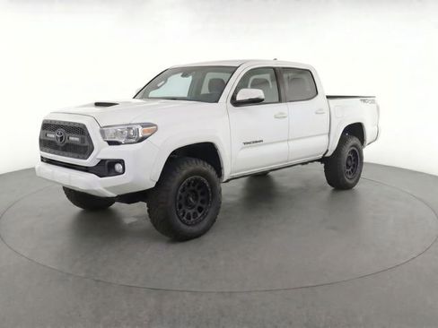 Used 2019 Toyota Tacoma TRD Sport w/ Technology Package AWD/4WD image 1