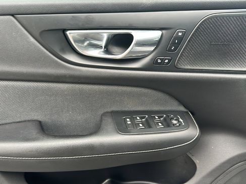 Used 2019 Volvo S60 T6 R-Design image 16