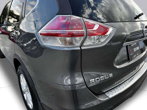 Used 2015 Nissan Rogue SV image 14