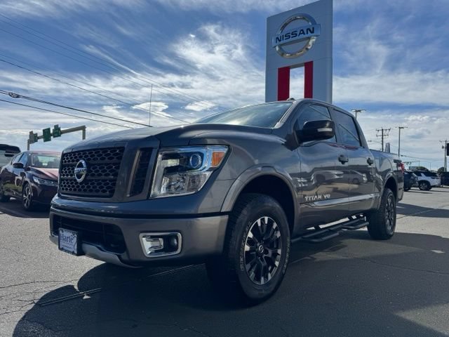 Used 2019 Nissan Titan PRO-4X AWD/4WD image 3