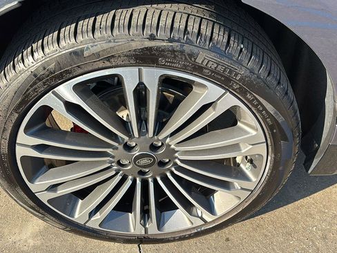 Used 2025 Land Rover Range Rover Velar Dynamic SE image 10