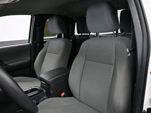 Used 2022 Toyota Tacoma SR image 10