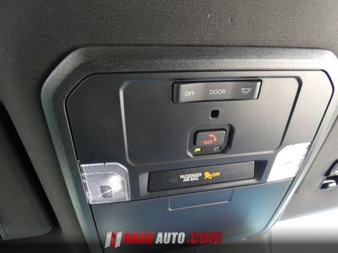 Used 2025 Toyota Tacoma TRD Sport AWD/4WD image 43