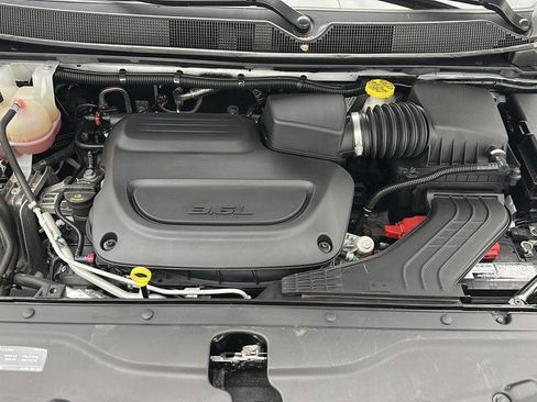 Used 2023 Chrysler Voyager LX FWD image 21