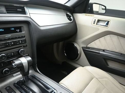 Used 2011 Ford Mustang Premium w/ 201A Rapid Spec Order Code RWD image 26