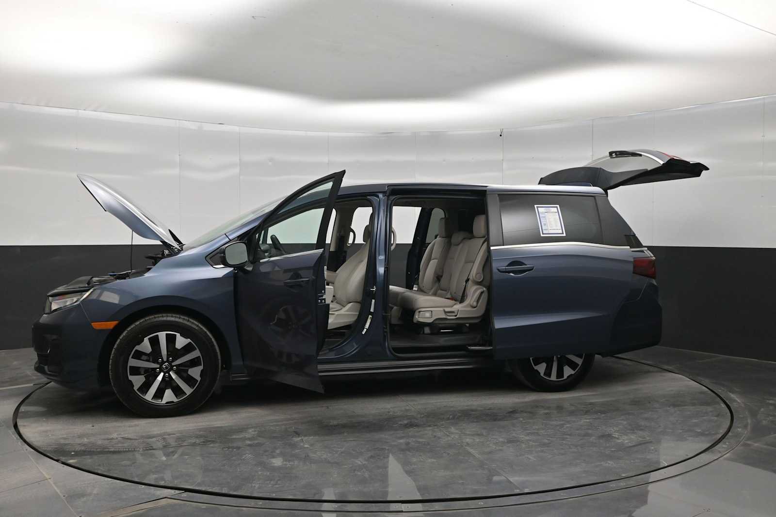 Used 2025 Honda Odyssey EX-L image 46