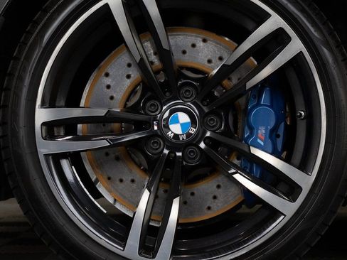 Used 2016 BMW M4 Convertible image 12