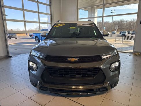 Used 2022 Chevrolet TrailBlazer ACTIV w/ Sun and Liftgate Package image 2