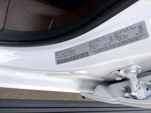 New 2026 RAM 1500 Laramie AWD/4WD image 20