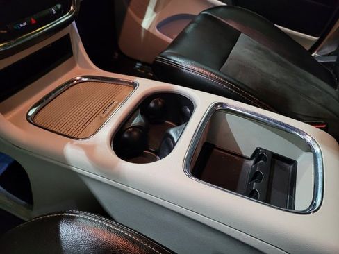 Used 2019 Dodge Grand Caravan SXT image 35