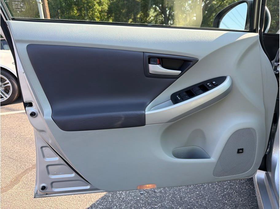 Used 2011 Toyota Prius Four w/ Navigation Pkg FWD image 8