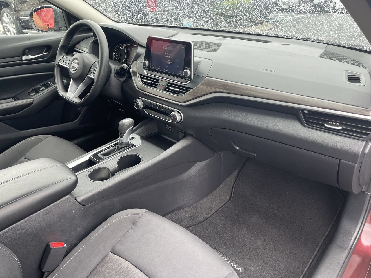 Used 2025 Nissan Altima 2.5 SV FWD image 27