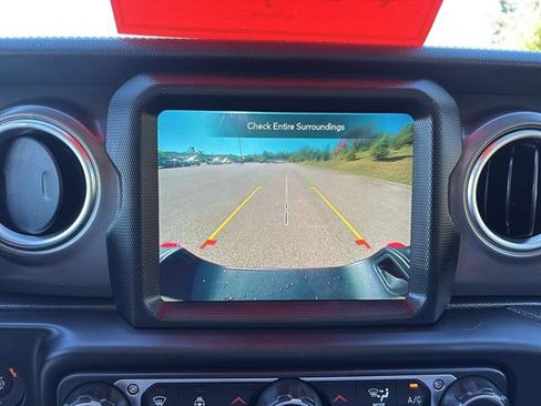 Used 2023 Jeep Gladiator Rubicon w/ Cold Weather Group image 23