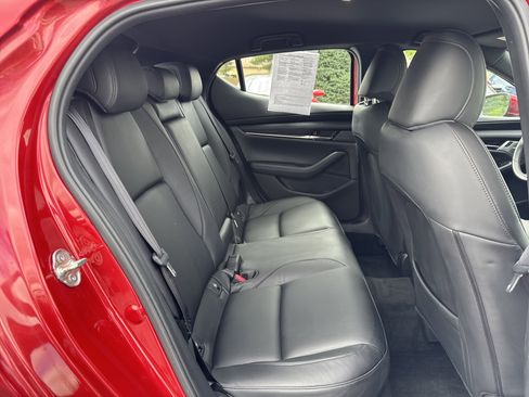 Used 2020 MAZDA MAZDA3 Hatchback w/ Preferred Package FWD image 23