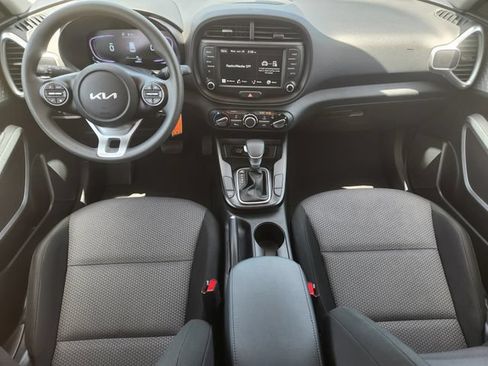 Certified 2025 Kia Soul LX w/ LX Technology Package FWD image 25