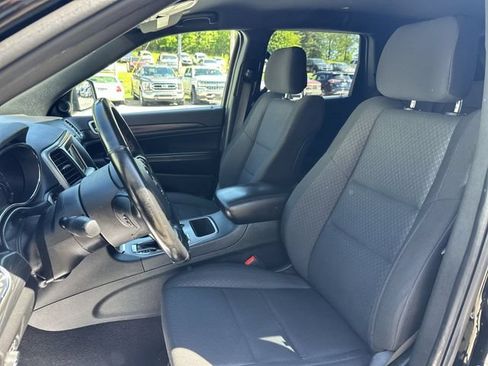 Used 2020 Jeep Grand Cherokee Laredo AWD/4WD image 15