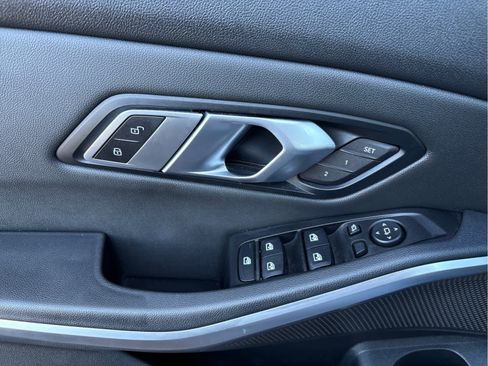 Used 2019 BMW 330i xDrive Sedan w/ Convenience Package image 28