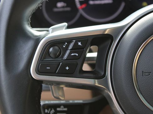 Used 2021 Porsche Cayenne image 14