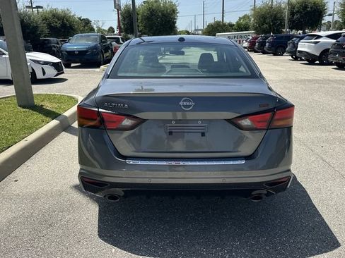 Used 2023 Nissan Altima 2.5 SR FWD image 8