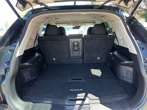 Used 2019 Nissan Rogue SV AWD/4WD image 13
