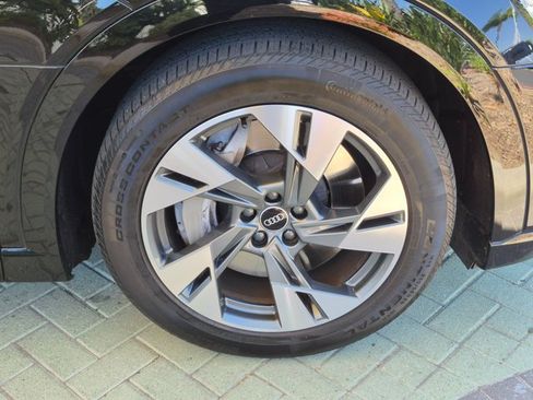 Used 2022 Audi e-tron Premium AWD/4WD image 23