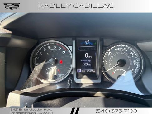 Used 2022 Toyota Tacoma TRD Sport w/ TRD Premium Sport Package AWD/4WD image 6