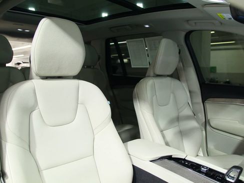 Used 2023 Volvo XC90 B6 Plus w/ Protection Package Premier AWD/4WD image 22