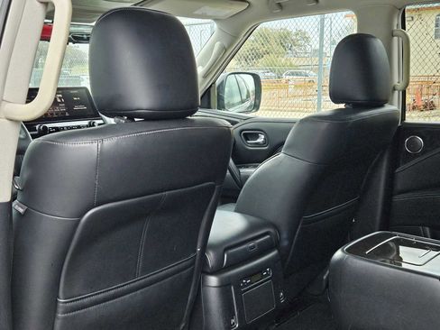 Used 2024 INFINITI QX80 Luxe image 19