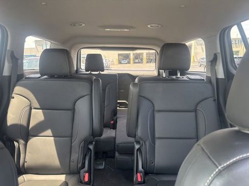 Certified 2023 GMC Acadia SLT FWD image 9