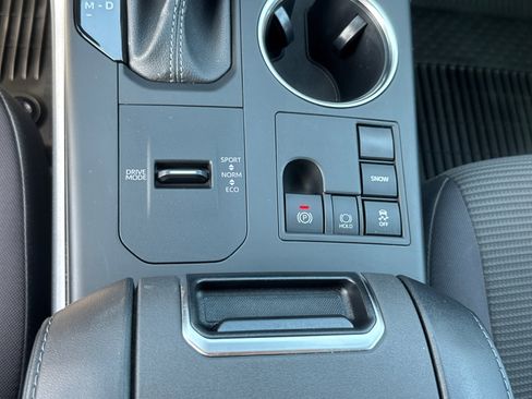 Used 2023 Toyota Highlander LE FWD image 14