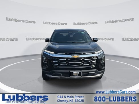 Used 2025 Chevrolet Equinox LT image 3
