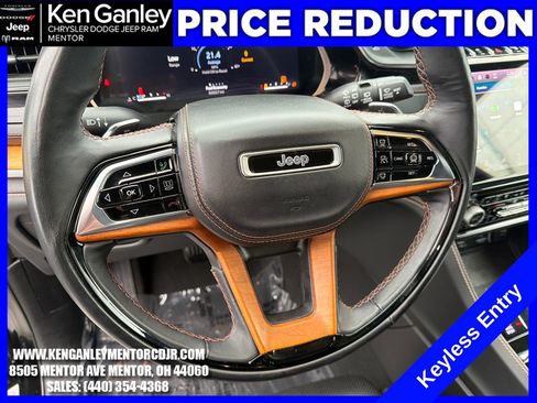 Used 2023 Jeep Grand Cherokee Summit AWD/4WD image 13