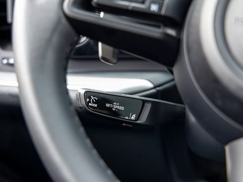 Certified 2025 Porsche Cayenne Coupe image 31