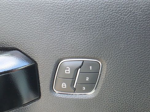 Used 2018 Ford F250 Lariat w/ Lariat Ultimate Package AWD/4WD image 25
