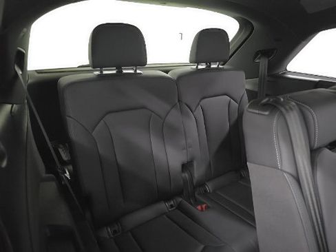 Used 2025 Audi Q7 3.0T Premium Plus w/ Premium Plus Package AWD/4WD image 5