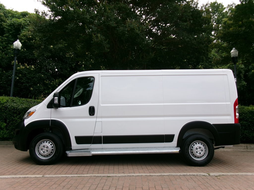 Used 2025 RAM ProMaster 2500 w/ U-Haul Equipment Group FWD image 9