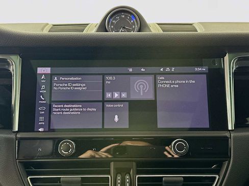 New 2026 Porsche Macan image 17