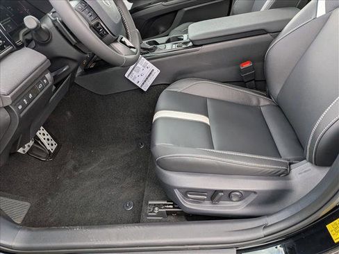 New 2026 Toyota Camry SE FWD image 4