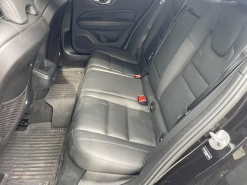 Used 2025 Volvo S60 B5 Plus image 5