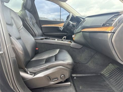 Used 2022 Volvo XC90 T8 Inscription Expression w/ Advanced Package image 27