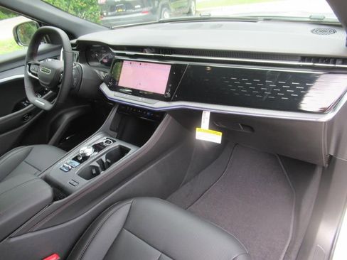 Used 2025 Jeep Wagoneer S Limited image 12